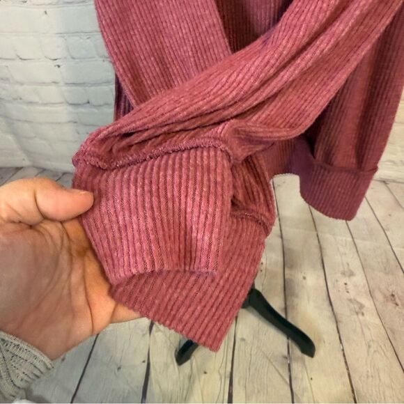 We The Free Main Squeeze Hacci Top size Extra Small - Picture 6 of 9